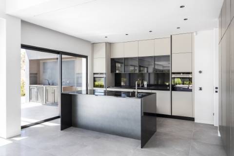 Moradia contemporânea de 5 quartos com vista golf