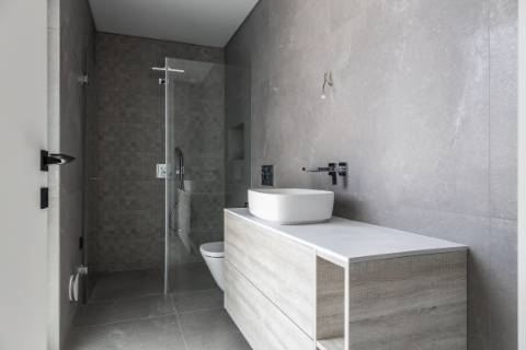 Moradia contemporânea de 5 quartos com vista golf