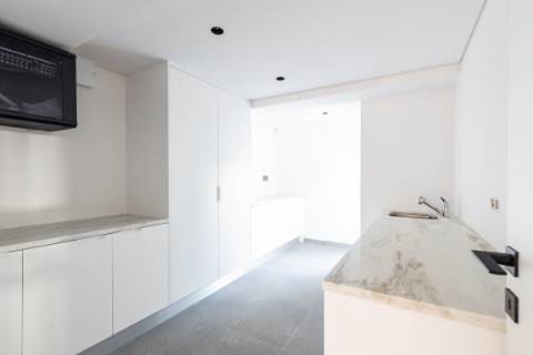 Moradia contemporânea de 5 quartos com vista golf