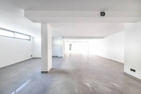 Moradia contemporânea de 5 quartos com vista golf