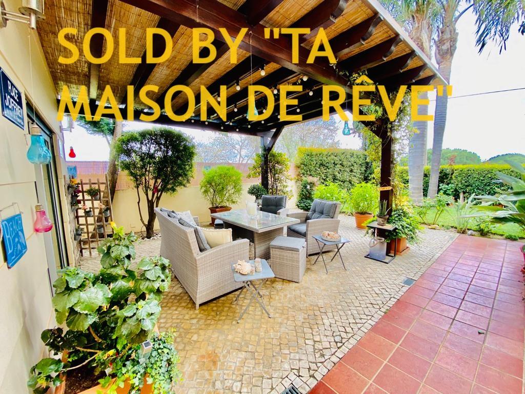 VENDIDA PELA 'TA MAISON DE RÊVE'