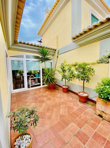 VENDIDA PELA 'TA MAISON DE RÊVE'