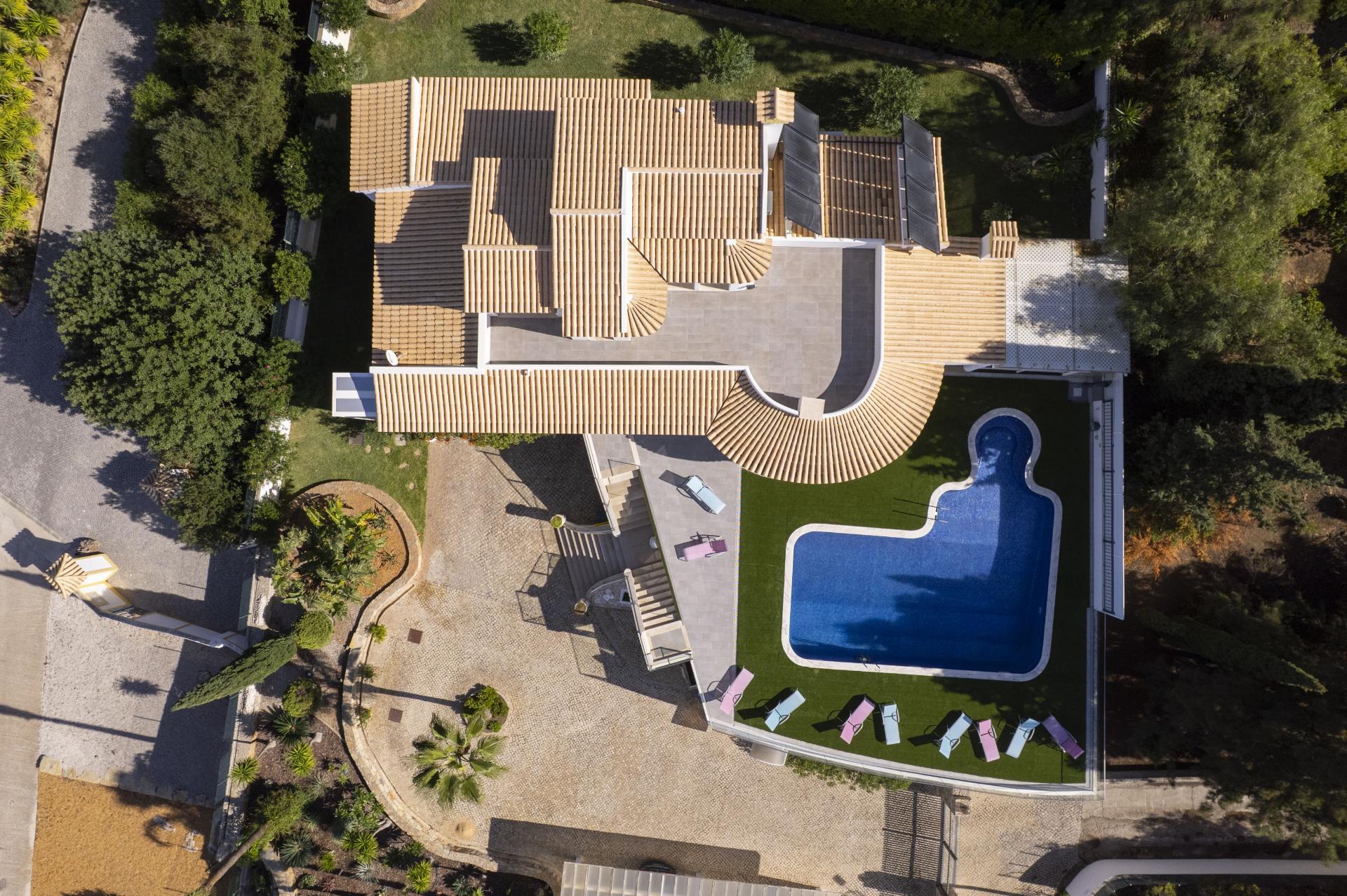 Propriedade excecional de 4 quartos com vistar mar deslumbrantes