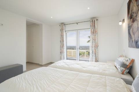 Propriedade excecional de 4 quartos com vistar mar deslumbrantes