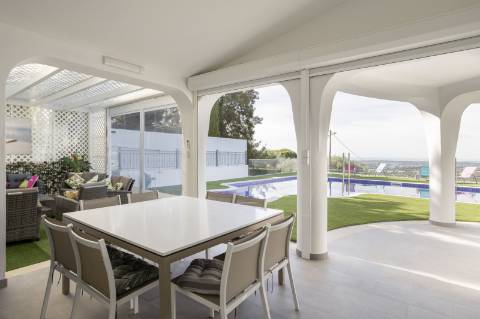 Propriedade excecional de 4 quartos com vistar mar deslumbrantes