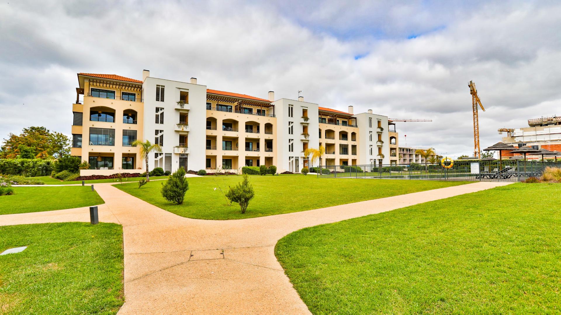 Apartamento T2 com piscina e garagem- em Vilamoura