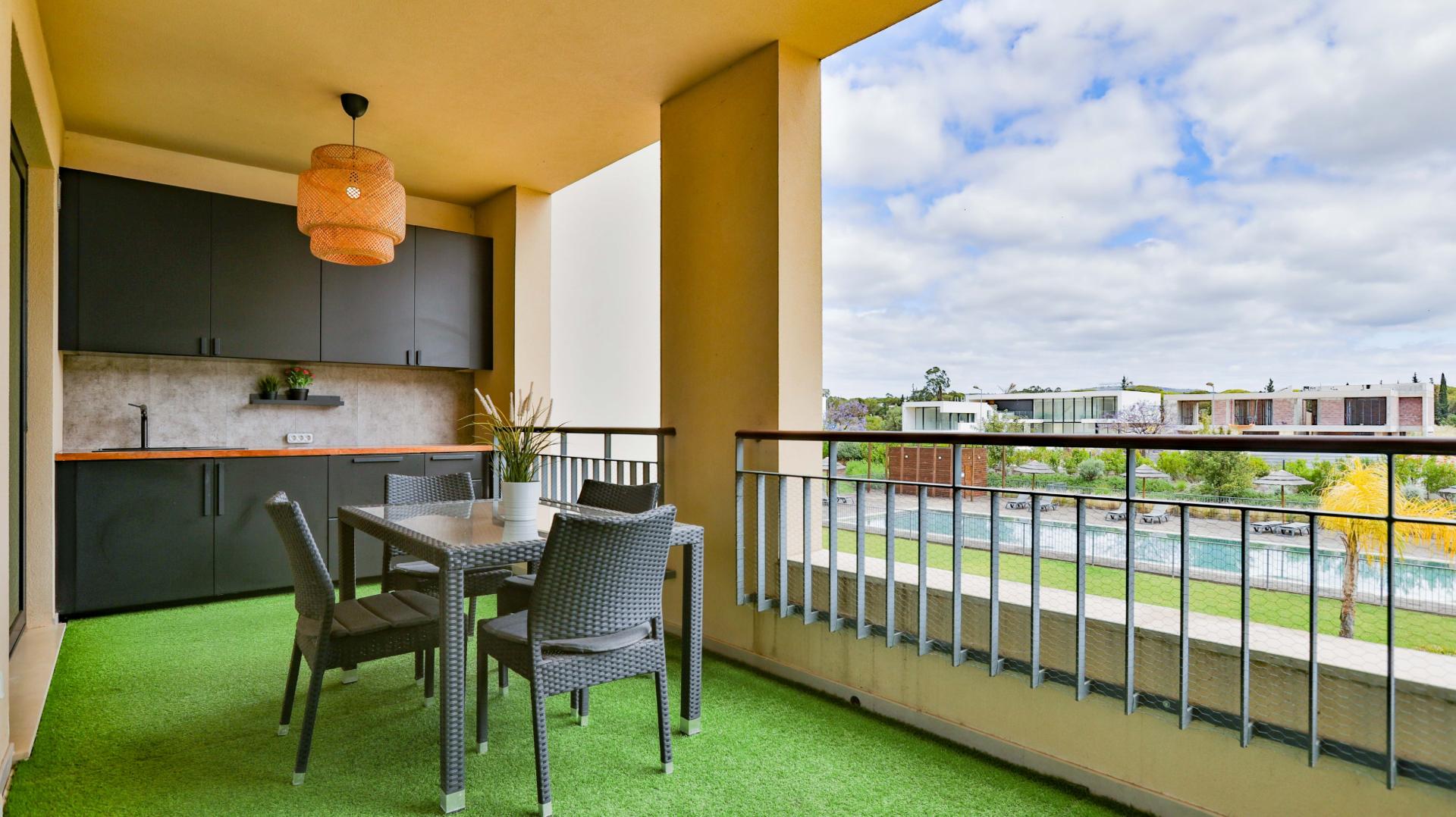 Apartamento T2 com piscina e garagem- em Vilamoura