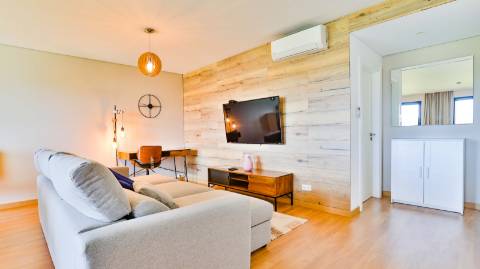 Apartamento T2 com piscina e garagem- em Vilamoura