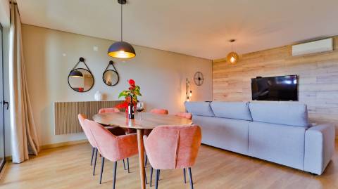 Apartamento T2 com piscina e garagem- em Vilamoura