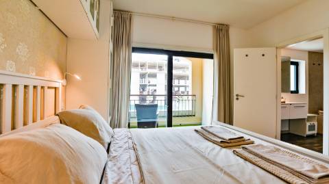 Apartamento T2 com piscina e garagem- em Vilamoura