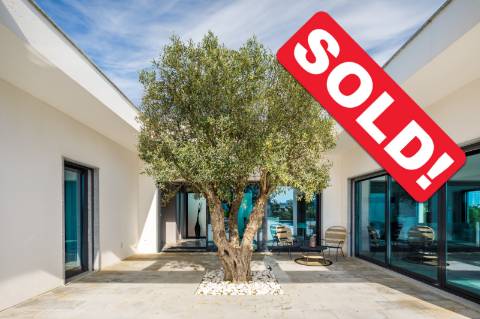 VENDIDA PELA 'TA MAISON DE RÊVE'