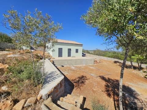 Moradia Térrea V2 com vista mar em construção.