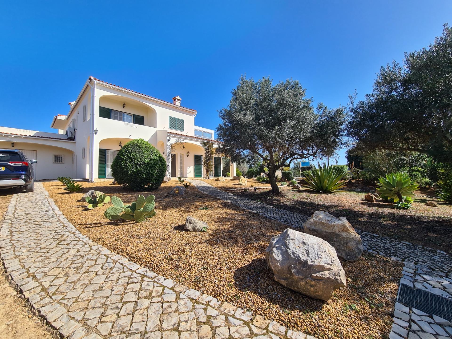 VENDIDA PELA ' TA MAISON DE RÊVE'