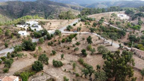 2 terrenos para venda em Javali, 1 com projecto aprovado.