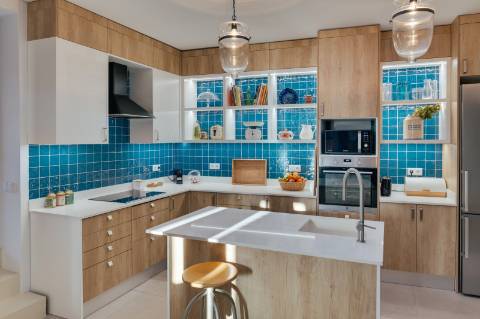 Quinta renovada com muito bom gosto à alguns passos da praia