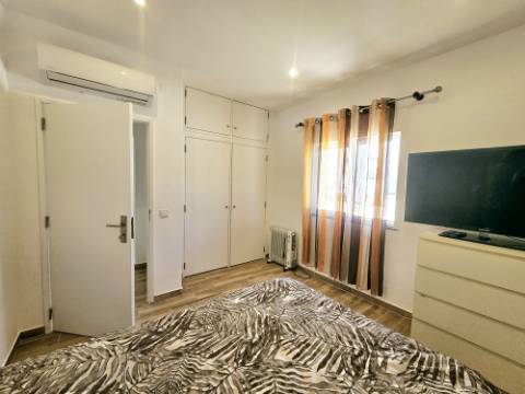 
Moradia térrea V3+1 renovada com gosto situada a poucos minutos de Santa Bárbara de Nexe