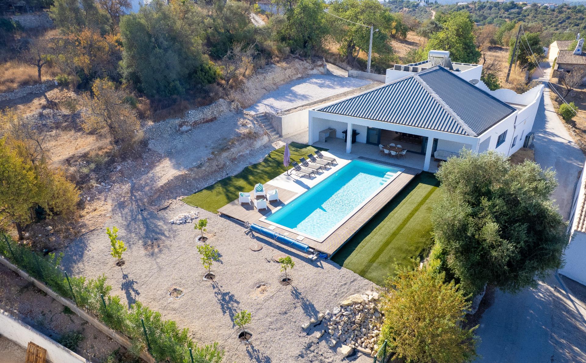 Magnifica propriedade de 4 quartos com vista mar.