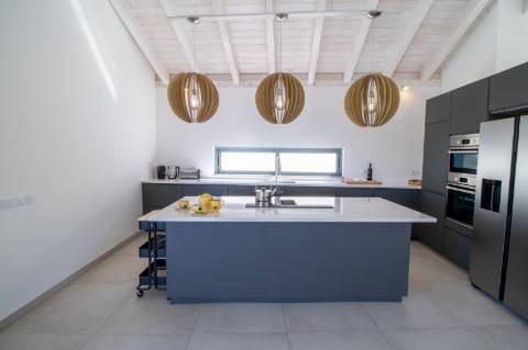 Magnifica propriedade de 4 quartos com vista mar.