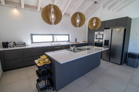 Magnifica propriedade de 4 quartos com vista mar.