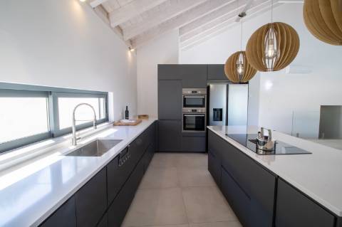 Magnifica propriedade de 4 quartos com vista mar.