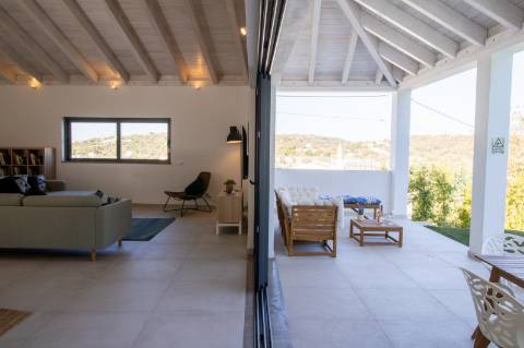 Magnifica propriedade de 4 quartos com vista mar.