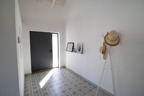 Magnifica propriedade de 4 quartos com vista mar.