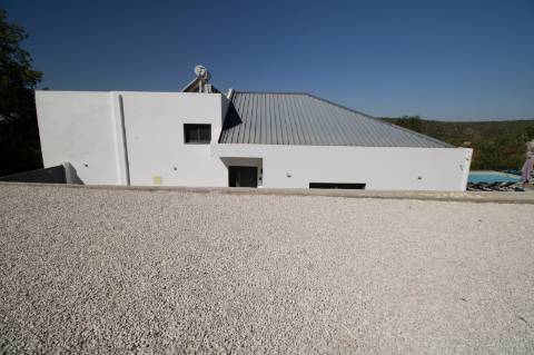 Magnifica propriedade de 4 quartos com vista mar.