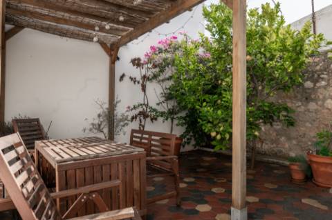 Moradia restaurada com vista para as muralhas do Castelo de Loulé