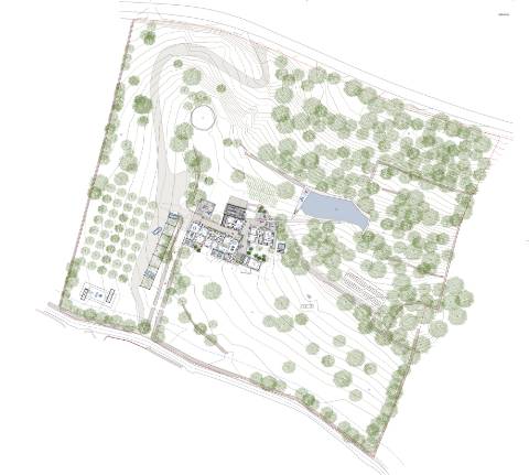 Fantástica quinta com grande potencial, composta por três imóveis urbanos e cerca de 3 hectares de terreno.