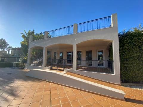 Espaço comercial com excelente localização- Pode ser transformado em casa