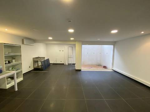 Espaço comercial com excelente localização- Pode ser transformado em casa