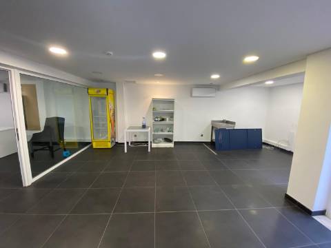 Espaço comercial com excelente localização- Pode ser transformado em casa