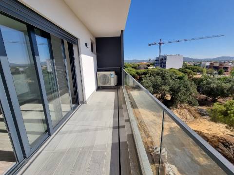 Apartamentos novos em Gambelas, Faro, com acabamentos de luxo