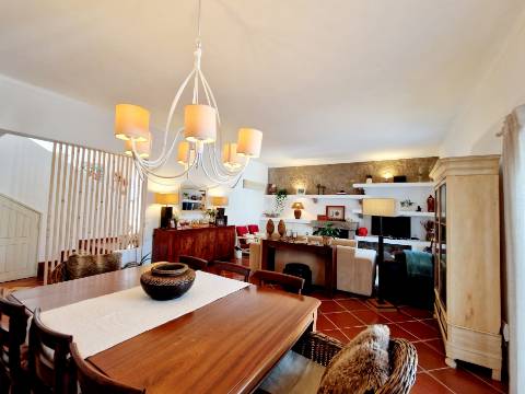 Magnifica propriedade situada a porta da cidade de Tavira em zona urbana.