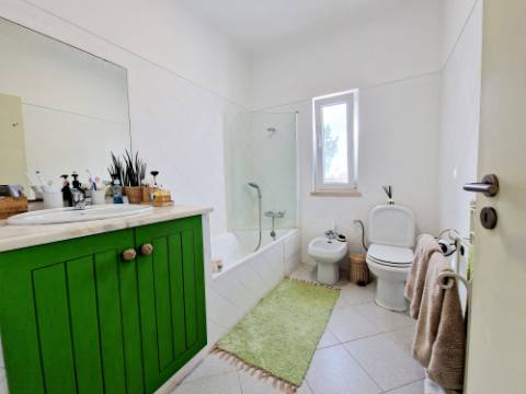 Magnifica propriedade situada a porta da cidade de Tavira em zona urbana.