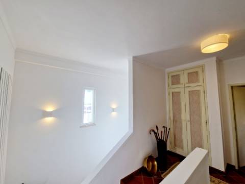 Magnifica propriedade situada a porta da cidade de Tavira em zona urbana.