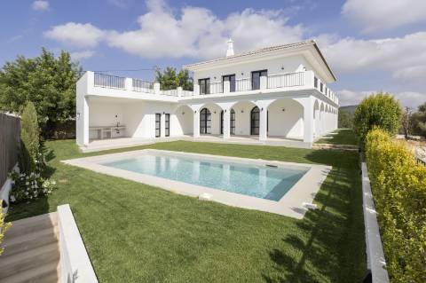 CPCV ASSINADO


Deslumbrante moradia de 4 quartos situada na aldeia de St.Barbara de Nexe.