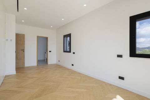 CPCV ASSINADO


Deslumbrante moradia de 4 quartos situada na aldeia de St.Barbara de Nexe.