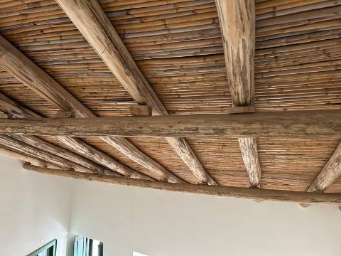 Magnífica moradia geminada para renovar I 287,10 m² I terreno 305 m² I Pátio I 4 quartos I Projeto aprovado I Centro histórico de Estoi