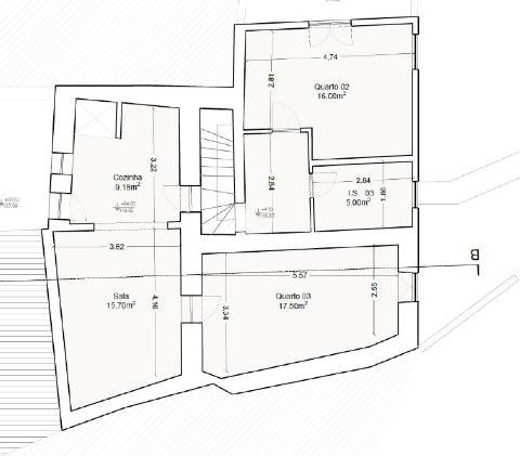 Magnífica moradia geminada para renovar I 287,10 m² I terreno 305 m² I Pátio I 4 quartos I Projeto aprovado I Centro histórico de Estoi
