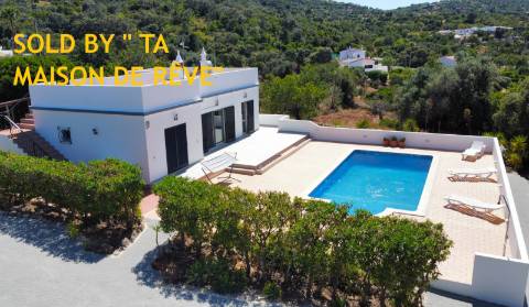 VENDIDA PELA 'TA MAISON DE RÊVE'