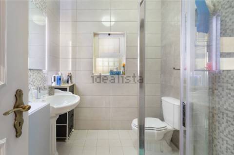 Moradia T4 com arquitetura tradicional localizada perto de Almancil