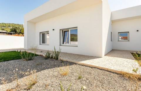 Moderna Moradia T3 com Anexo T2 Independente