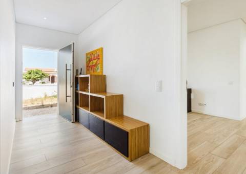 Moderna Moradia T3 com Anexo T2 Independente