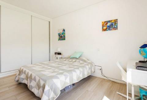 Moderna Moradia T3 com Anexo T2 Independente