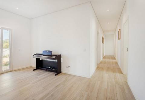 Moderna Moradia T3 com Anexo T2 Independente