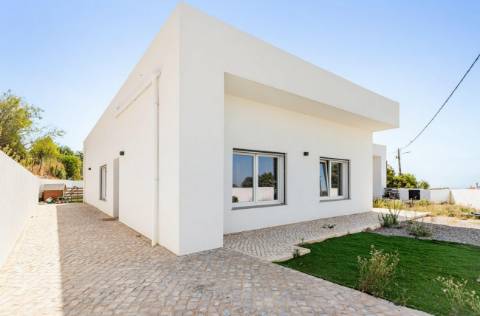 Moderna Moradia T3 com Anexo T2 Independente