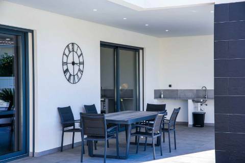 Fantástica Moradia de Luxo 4 quartos, garagem e piscina em Albufeira