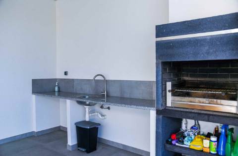 Fantástica Moradia de Luxo 4 quartos, garagem e piscina em Albufeira