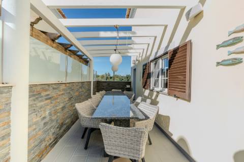 Moradia 4 quartos com garagem e piscina perto Loulé